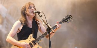 Πέθανε ο θρυλικός κιθαρίστας των AC/DC, Malcolm Young