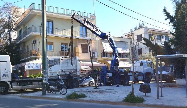 Απομακρύνθηκαν σήμερα (14/3/2024) οι μηχανές ανακύκλωσης απο την πλατεία Μικρασιατών
