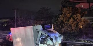 Σοκαριστικό τροχαίο στην εθνική οδό στο ύψος της Ν.Φιλαδέλφειας, σύγκρουση νταλίκας με Ι.Χ., μπήκε στο αντίθετο ρεύμα έπειτα απο καταδίωξη, τρομακτικές εικόνες