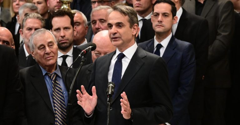 Μητσοτάκης: Ο Κώστας Σημίτης υπήρξε υπερασπιστής της Δημοκρατίας – Δεν επιδίωξε ποτέ την εύνοια του πλήθους Μητσοτάκης: Ο Κώστας Σημίτης υπήρξε υπερασπιστής της Δημοκρατίας – Δεν επιδίωξε ποτέ την εύνοια του πλήθους