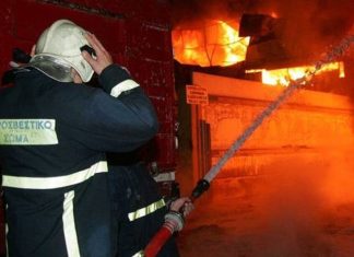 Φωτιά σε εγκαταλελειμμένο κτίριο στη Νέα Χαλκηδόνα