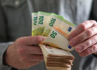 Δώρο Χριστουγέννων 2025: Υπολογισμός, προθεσμίες και δικαιώματα εργαζομένων – Όλα όσα πρέπει να γνωρίζετε