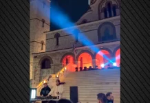 Rave πάρτι στα σκαλιά ναού στο Γαλάτσι: Αντιδράσεις για τη δράση του Δήμου Αθηναίων