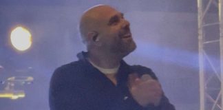 Νέα Φιλαδέλφεια: Ρίγη συγκίνησης με τον Stavento – Ξέσπασε σε κλάματα για τον ΑΕΚτσή πατέρα του