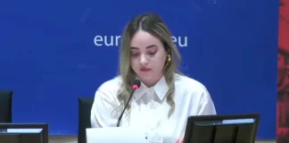 «Τα παιδιά δεν είναι παράπλευρες απώλειες»: Η 20χρονη που συγκλόνισε το Ευρωπαϊκό Κοινοβούλιο μιλώντας για τη δολοφονία της μητέρας της στο Μενίδι