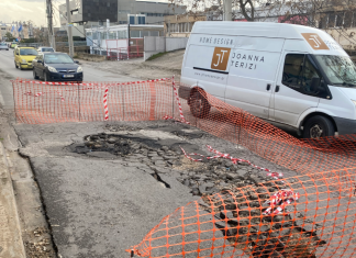 Καθημερινός κίνδυνος για χιλιάδες οδηγούς ο παράδρομος Νέα Φιλαδέλφεια – Αχαρναί: Νέα επικίνδυνη καθίζηση οδοστρώματος