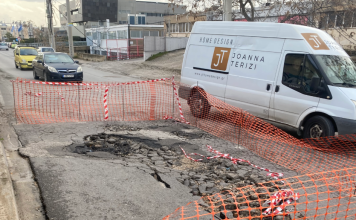 Καθημερινός κίνδυνος για χιλιάδες οδηγούς ο παράδρομος Νέα Φιλαδέλφεια – Αχαρναί: Νέα επικίνδυνη καθίζηση οδοστρώματος