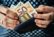 ΑΜΚΑ και μισθοί: Πώς επηρεάζει τον καθαρό μισθό και ποιοι είναι οι κερδισμένοι