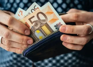 ΑΜΚΑ και μισθοί: Πώς επηρεάζει τον καθαρό μισθό και ποιοι είναι οι κερδισμένοι