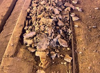 Κατέρρευσαν τσιμέντα από γέφυρα στη Νέα Ιωνία – Ερωτήματα για την ασφάλεια των υποδομών