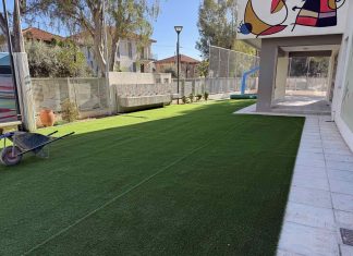 Νέος χλοοτάπητας στο 1ο Δημοτικό Σχολείο Νέας Φιλαδέλφειας «Σπαθάρη» – Ασφαλές προαύλιο για τα παιδιά