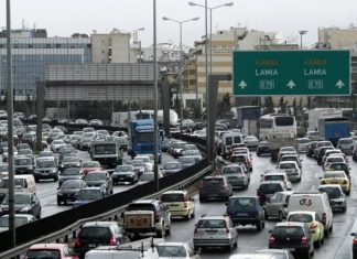 Κυκλοφοριακό χάος στην Αθήνα: Σοβαρές καθυστερήσεις σε Κηφισό και Αττική Οδό