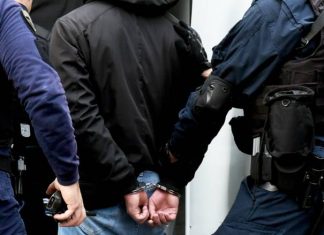 Συνελήφθη οδηγός σχολικού που έκανε χρήση ναρκωτικών πριν τη μεταφορά μαθητών. Δείτε Βίντεο