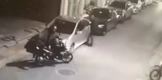 Νέα Φιλαδέλφεια: Δείτε βίντεο από τη δράση συμμορίας που άρπαζε τσάντες μέσα από ΙΧ – Δύο συλλήψεις