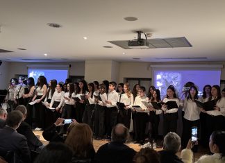 Οι μαθητές έδωσαν «φωνή» στον Μίκη Θεοδωράκη στη Νέα Φιλαδέλφεια