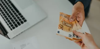 Κατώτατος μισθός 2026: Σενάρια αύξησης έως 5% – Δείτε τι αλλάζει στα εισοδήματα