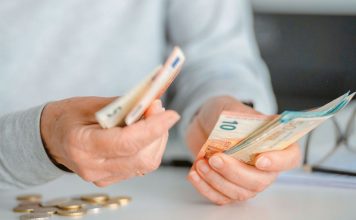 Συντάξεις Μαΐου 2026: Οι ημερομηνίες πληρωμών και τι ώρα μπαίνουν τα χρήματα στα ΑΤΜ