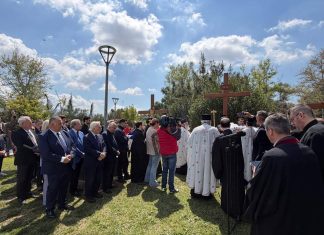 Αποκαθήλωση του Κυρίου στη Νέα Φιλαδέλφεια: Δείτε φωτογραφίες από τη συγκλονιστική τελετή στο Άλσος