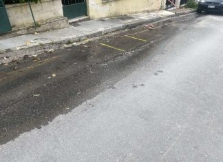 Νέα Φιλαδέλφεια: Συνεχίζεται η μεγάλη διαρροή νερού στην οδό Δημοσθένους (ΒΙΝΤΕΟ)