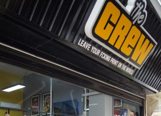 The Crew Νέα Φιλαδέλφεια: Το απόλυτο custom print shop για T-Shirts, κούπες και μοναδικά σχέδια