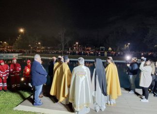 Επιτάφιος Θρήνος στη Νέα Φιλαδέλφεια: Δείτε φωτογραφίες από τη συγκινητική συνάντηση Επιταφίων