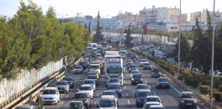 Νέα Φιλαδέλφεια: Ασφυκτική κίνηση στον Κηφισό και μποτιλιάρισμα σε βασικούς δρόμους