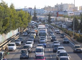Νέα Φιλαδέλφεια: Ασφυκτική κίνηση στον Κηφισό και μποτιλιάρισμα σε βασικούς δρόμους