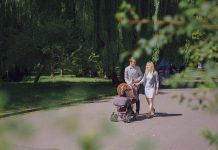 Άνοιξη με μωρό: Πώς να οργανώσετε σωστά τις καθημερινές βόλτες χωρίς άγχος