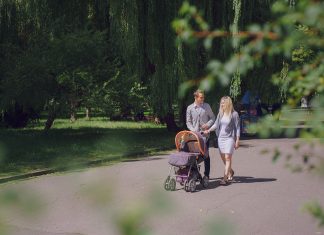 Άνοιξη με μωρό: Πώς να οργανώσετε σωστά τις καθημερινές βόλτες χωρίς άγχος