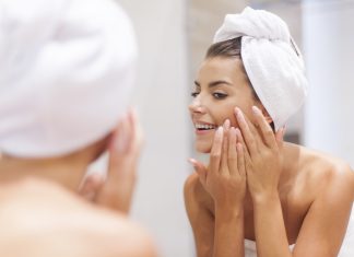 Καθαριστικό προσώπου: Πώς να επιλέξετε το ιδανικό για την επιδερμίδα σας