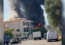 Φωτιά σε κατάστημα με ανταλλακτικά αυτοκινήτων στο Μενίδι