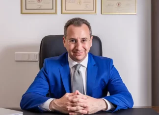 Βουβωνοκήλη: Συμπτώματα, Αιτίες και Θεραπεία Βουβωνοκήλη: Συμπτώματα, Αιτίες και Θεραπεία