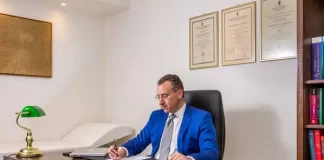 Βρογχοκήλη & Χειρουργός Θυρεοειδούς: Πότε Χρειάζεται Χειρουργική Αντιμετώπιση; Βρογχοκήλη & Χειρουργός Θυρεοειδούς: Πότε Χρειάζεται Χειρουργική Αντιμετώπιση;