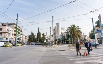4 στάσεις για αγορές και περιποίηση στη Νέα Φιλαδέλφεια