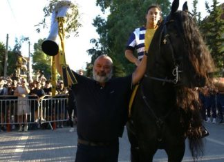 ΑΕΚ: Εικόνες από το λαμπρό φινάλε της περιοδείας του τροπαίου στη Νέα Φιλαδέλφεια ΑΕΚ: Εικόνες από το λαμπρό φινάλε της περιοδείας του τροπαίου στη Νέα Φιλαδέλφεια