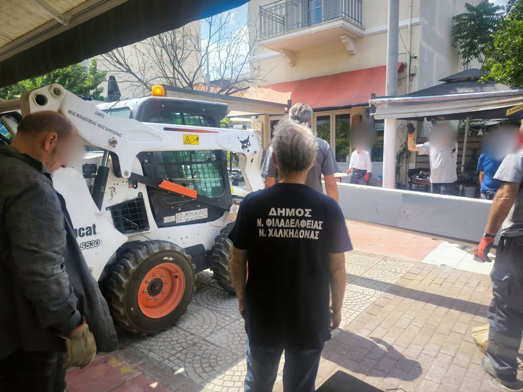 Νέα Φιλαδέλφεια: Νέα επιχείρηση στον πεζόδρομο της Σάρδεων – Δείτε τι απομακρύνθηκε
