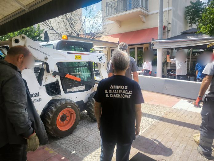 Νέα Φιλαδέλφεια: Νέα επιχείρηση στον πεζόδρομο της Σάρδεων – Δείτε τι απομακρύνθηκε