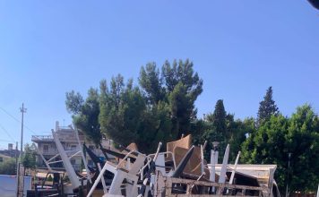 Νέα Φιλαδέλφεια: Απομακρύνθηκαν παράνομα τραπεζοκαθίσματα από την οδό Σάρδεων Νέα Φιλαδέλφεια: Απομακρύνθηκαν παράνομα τραπεζοκαθίσματα από την οδό Σάρδεων